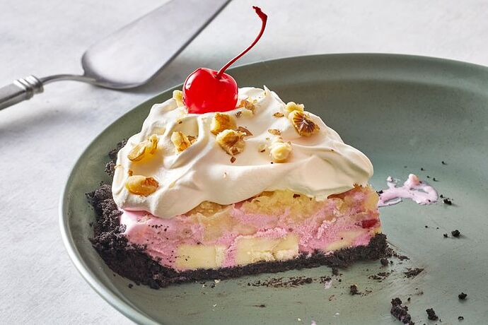 12213_BananaSplitCreamPie_MFS_385-1-0de87495b8944c69a0025e50a1e34e3a