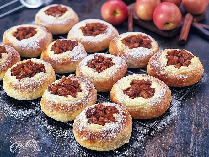 Apple-Cream-Cheese-Buns-main1 3