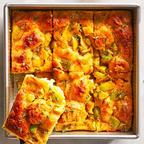 apple-cheddar-crescent-casserole-lead-66f4cfbe22de6