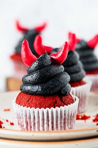 devil-cupcakes-1-760x1140