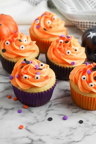 frosted-Halloween-cupcakes_