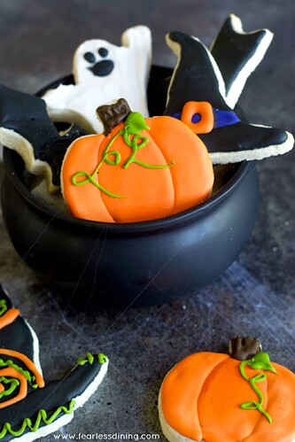 gluten-free-halloween-cut-out-cookies-cauldron1200