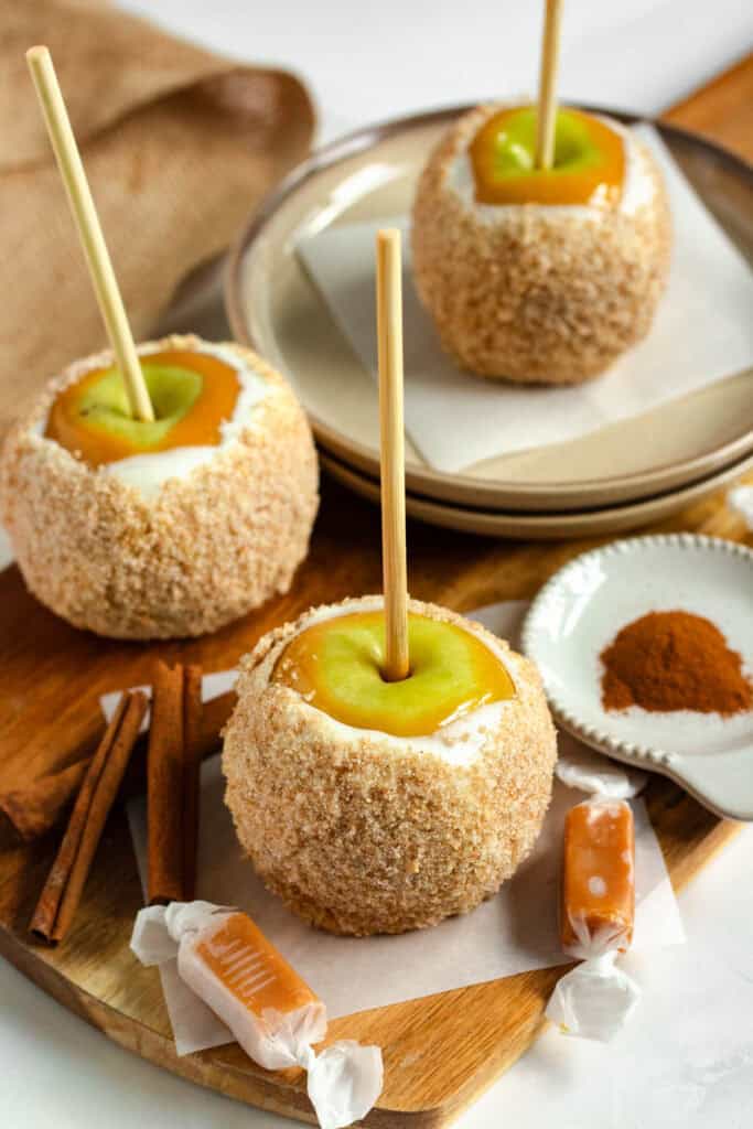 Apple-Pie-Caramel-Apples-12-683x1024